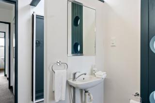 Modern 2-Bedroom Apartment 3km to CBD - Gisborne - 8