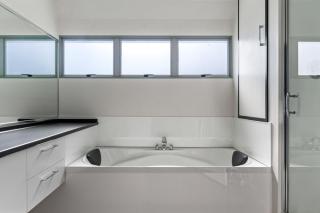 Modern 2-Bedroom Apartment 3km to CBD - Gisborne - 5