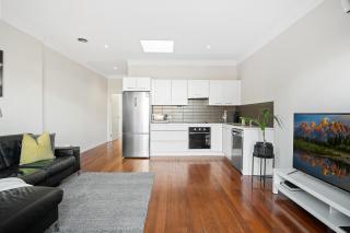 Port Melbourne Victorian Cottage - 7