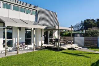 Modern 2BR Home - Gisborne - 0