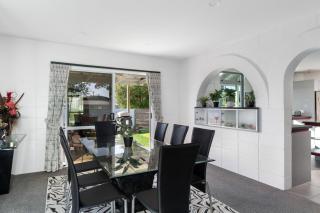 Modern 2BR Home - Gisborne - 5