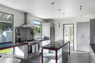 Modern 2BR Home - Gisborne - 1