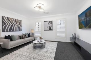 Modern Family Haven Child and Pet Friendly - Illawong - 6