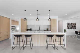 Modern Family Haven Child and Pet Friendly - Illawong - 2