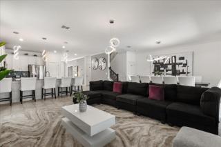 9 Bedrooms 5 Bathrooms Storey Lake 4165Pd - 5