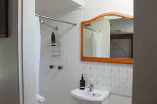 Woodbine Studio Cabin Retreat - Hallidays Point - 3