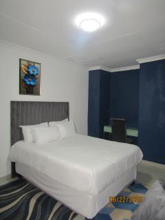 The PHOMOLONG GUEST HOUSE - Roodepoort - 5