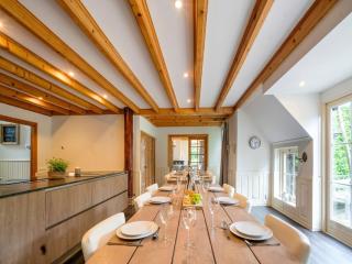 Fantastic spacious farmhouse with new sauna, hottub and bar, cleaning included - Noordbergum - 8