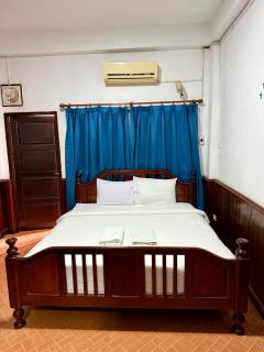 Domon Riverside Hotel - Vang Vieng - 8