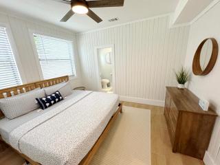 Mid-Century 1bd House - Beach Gear - 5min Walk to Beach - Clearwater Beach - 8