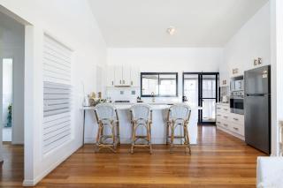 Pacific House - 7