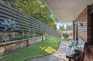 Steps to Sand, Surf & the Bowlo - Tathra - 2