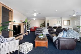 Sunny Surfers Stay - Beach & Tram at your doorstep - Gold Coast - 3