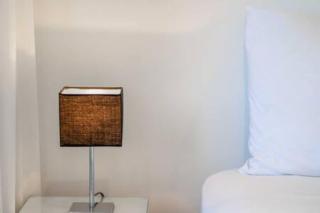 City Chic Living 1B1B Apt Shared Pool BBQ GYM - 7