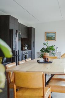 Architectural Home in Hobarts North - 8