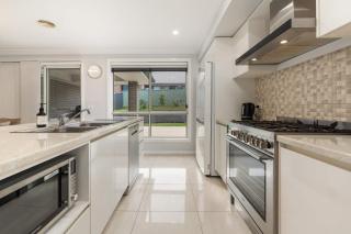 Japonica Dream - Modern Family Home Free Wifi - 5