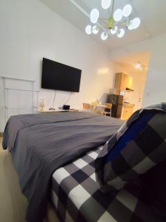 Flat with Balcony in Quezon City - Manila - 4