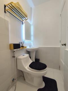 Flat with Balcony in Quezon City - Manila - 1