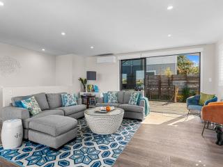 Kawau Bay Escape - Snells Beach Holiday Home - 6