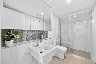 Stylish Corporate Stay with Wi-Fi & Parking - Rockingham - 1