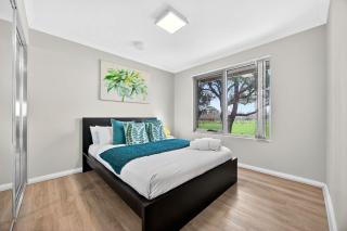 Stylish Corporate Stay with Wi-Fi & Parking - Rockingham - 4