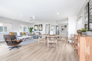 Luxury 6Br Triplex In Prime Location One House From Sand By Beachview Rentals - Newport Beach - 4