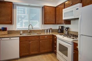 6Br Duplex W- Oceanview Patios Steps To 40Th Street Beach By Beachview Rentals - Newport Beach - 2