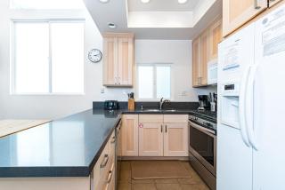 Modern Oceanview Tri-Level Condo Steps From The Beach By Beachview Rentals - Newport Beach - 1