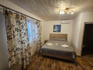 La Marian Pescarul - 1