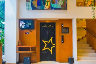 Yellow Star Ambarukmo Hotel - Yogyakarta - 8