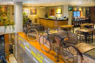Yellow Star Ambarukmo Hotel - Yogyakarta - 5