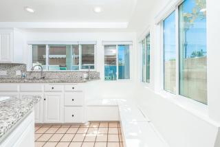 Spacious 4Br Retreat W Rooftop Deck One Block From Beach By Beachview Rentals - 7
