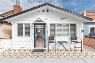Updated 2Br Vintage Cottage In Central Location Near Beach By Beachview Rentals - Newport Beach - 0