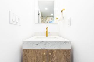 Updated 2Br Vintage Cottage In Central Location Near Beach By Beachview Rentals - 3