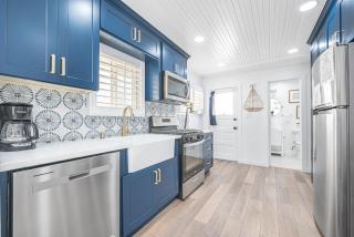 Updated 2Br Vintage Cottage In Central Location Near Beach By Beachview Rentals - Newport Beach - 1