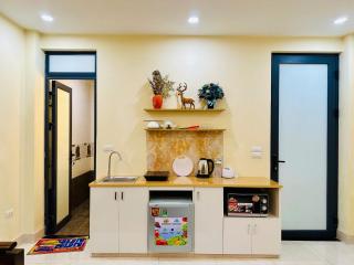 Vietnam Travelers Home 1 with Private Balcony - Hanoi - 9