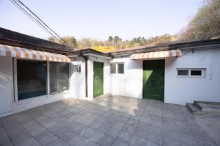 5BR Family House, Myeongdong 7 minutes, Gwanghwamun 10 minutes, Namsan view, Patio - 9