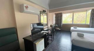 OYO 903 Madame Kim Hostel - Lampang - 9