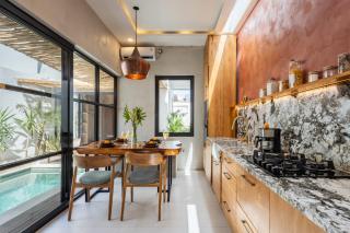 Modern and Petite 2bd Seminyak Villa Construction Near - 7