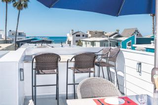 Updated 3Br W- Oceanview Rooftop Deck Steps To Beach By Beachview Rentals - Newport Beach - 9