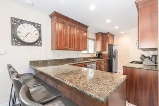 Updated 3Br W- Oceanview Rooftop Deck Steps To Beach By Beachview Rentals - Newport Beach - 4