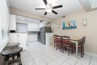 Peaceful Lido Island 3Br Walk To Bay, Beach Shopping By Beachview Rentals - Newport Beach - 4