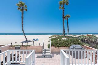 Serene 2Br Oceanfront Cottage W- Patio Stunning Views By Beachview Rentals - Newport Beach - 0