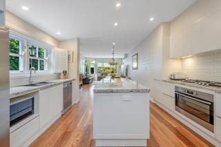 Historical home is a cosy stay located in central Bathurst - 5