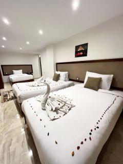 Blue Rose Sphinx & Pyramids Inn - Cairo - 2