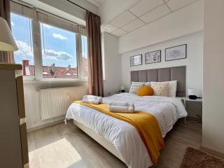 Central 53 Vitosha View 2BD Apartment - Sofia - 2