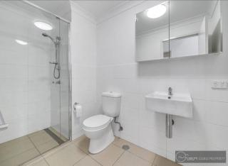 Town house Room with Shared Bath - 5