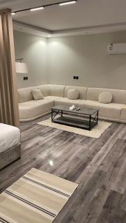 LP121-5 Luxury Studio Apartment in Almasiaf - Riad - 8