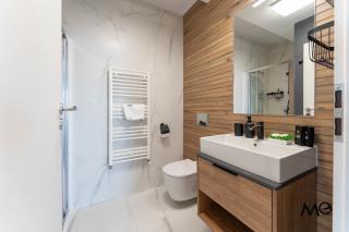 MoHost Nine - Modern Alphaville Stay with Views - 6