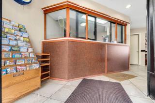 Days Inn by Wyndham Fort Wayne - 1